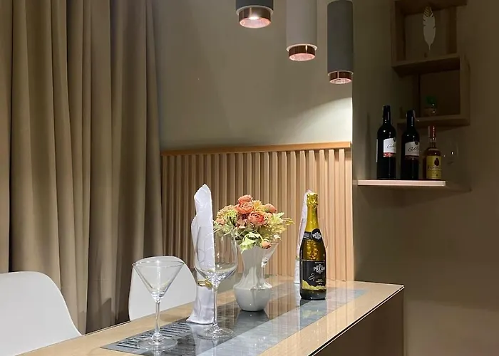 Near Naia T3 Klassi Luxurious In Newport 公寓